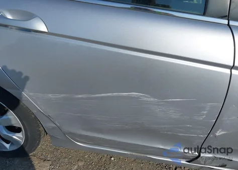 2010 Honda Accord 2.4 Ex-L z USA, uszkodzony, nr VIN 1HGCP2F82AA179205